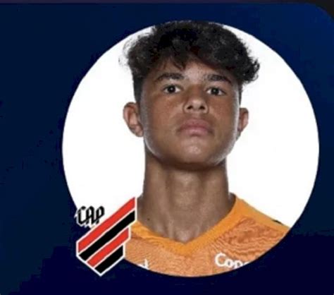 Filho De Bruno E Eliza Samudio Inicia Passos No Futebol Como Goleiro