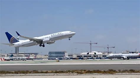 Vol United Airlines Atterrissage d Urgence d un Boeing 737 Suite à la