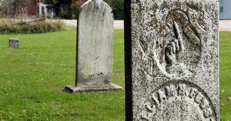 Muscatine County cemetery ordinance passes first reading