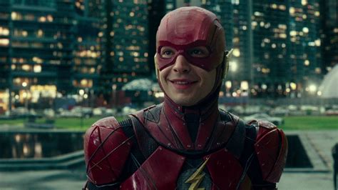 Ezra Miller El Actor Que Interpreta A Flash En El Dceu Fue Arrestado