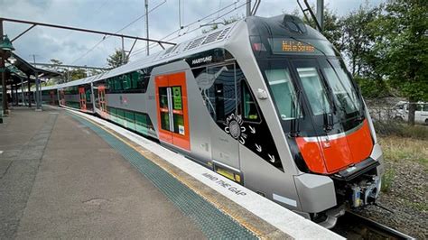 Nsw Trainlink D Set Mariyung Train At Springwood A New Int Flickr