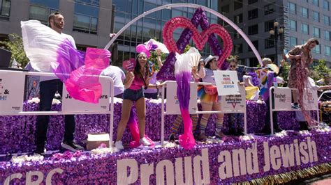 ‘proud And Jewish Float Rolls At S F Pride Parade