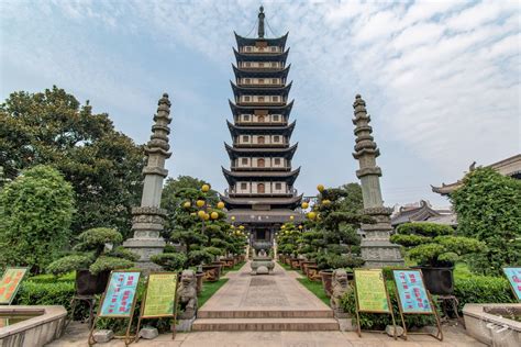 Shanghai is More Than Money: These Nine Temples Prove It | SmartShanghai