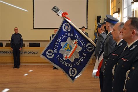 Ślubowanie nowych policjantów w Opolu Słowa roty przysięgi