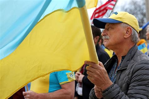 Rally In Support Of Ukraine Draws More Than 100 People To Arkansas Capitol Steps The Arkansas