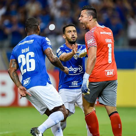 Atuações Do Cruzeiro Thiago Neves Volta A Ser Decisivo Fábio Brilha E