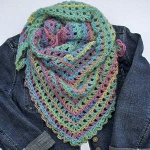 15 Easy Crochet Triangle Scarf Pattern For Beginners! - Crocht