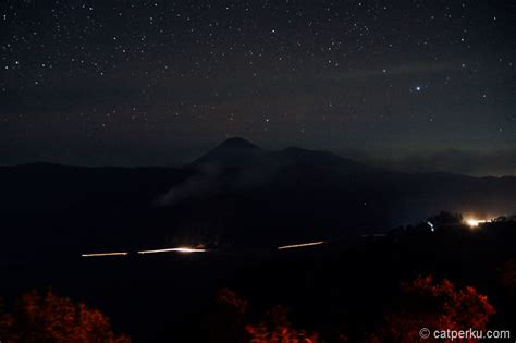 Gunung Bromo di kegelapan malam • catperku.com