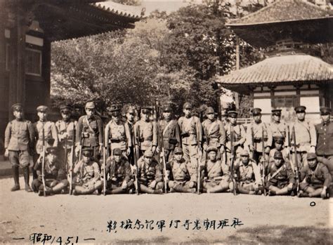 84年前の朝光寺 在郷軍人会の行軍記念写真 ふるさと加東の歴史再発見