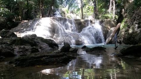 Wisata Ntt Air Terjun Bertangga Empat Oenesu Yang Tak Jauh Dari Kota