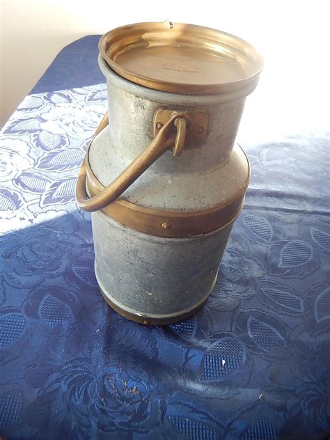 RARE ANCIEN POT A LAIT JEAN PAUL THEVENOT OUVRIER FRANCE VINTAGE