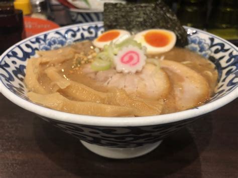 「東京駅 斑鳩」！東京ラーメンストリートで名店の味！豚骨と魚介のwスープ濃厚とんこつラーメン