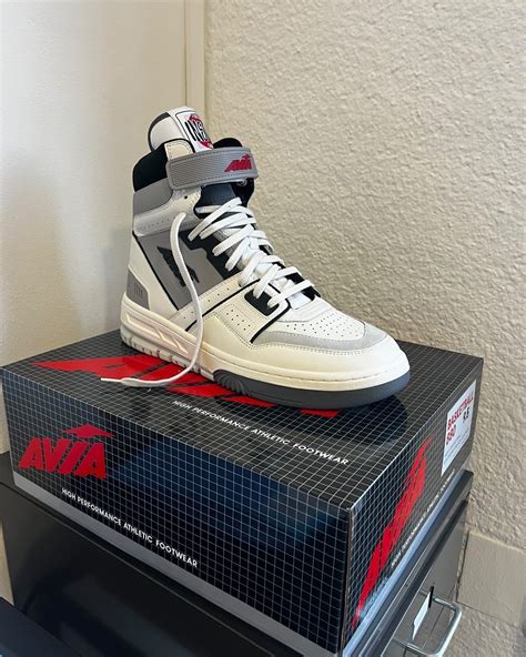 AVIA Is Back With 880 And 830 Basketball Sneakers | SneakerNews.com