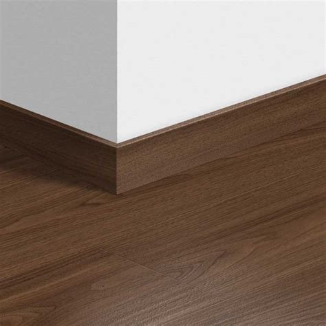 Standaardplint Quick Step 58 X 12 X 2400 Mm Notelaar Chic