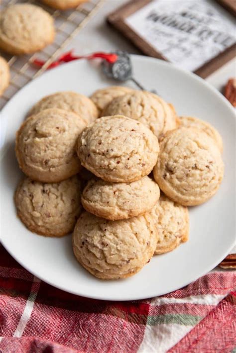 The Best Pecan Sandies Cookies - Modern Crumb