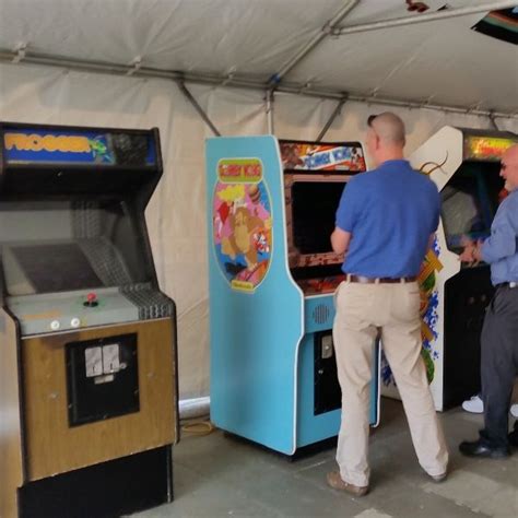 Original Donkey Kong Arcade Machine | Phoenix Amusements