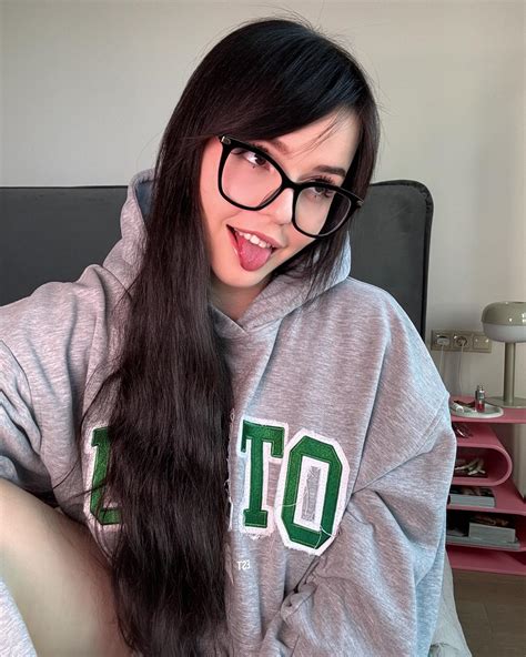 A Nepomnyaschikh (@es.lain) • Instagram photos and videos