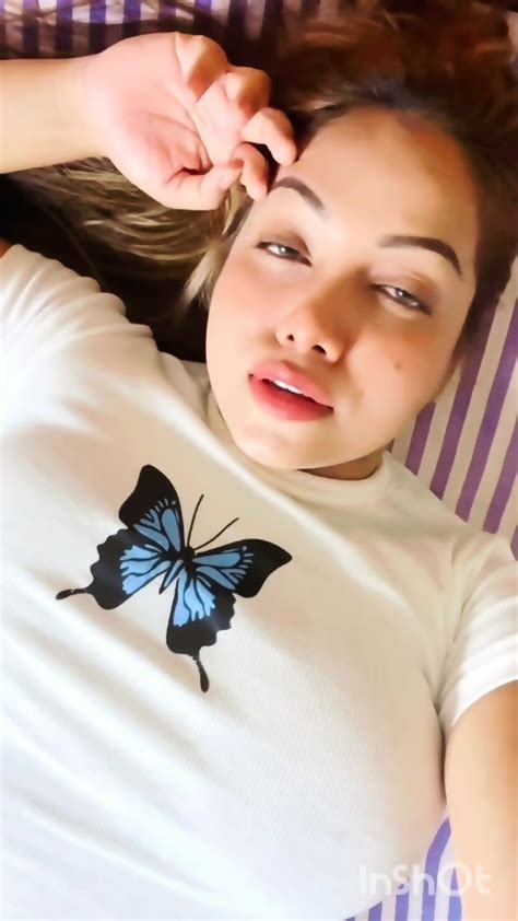 Sexy Indian Model Pooja Shaw Show Her Sexy Black Flashy Lingerie