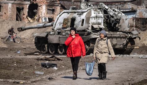 FOTO Ukraina Kembali Rebut Kota Trostianets Foto Liputan6