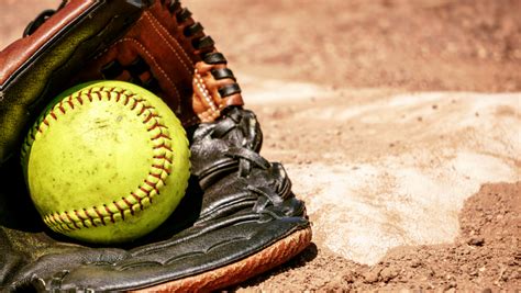 Softball Peraturan Teknik Dasar Jumlah Pemain Telkomsel