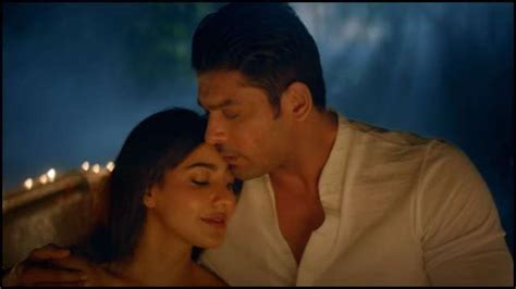 Dil Ko Karaar Aaya Sidharth Shukla Neha Sharma Are Picture Perfect