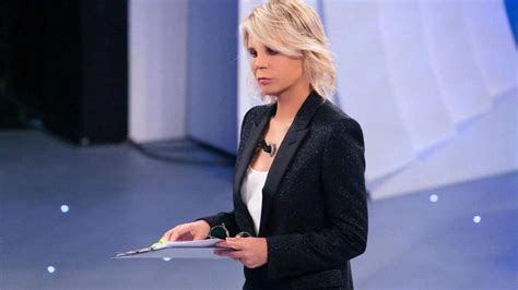 Ascolti Tv Gennaio Ora O Mai Pi C Posta Per Te Dati Auditel