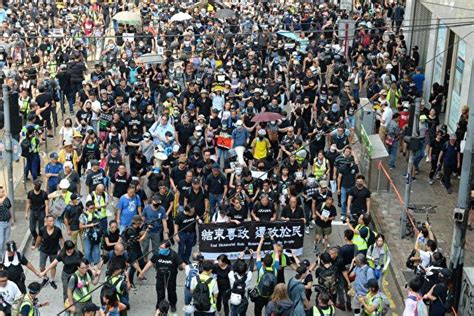 中國「十一」香港發動國殤大遊行 世界民報