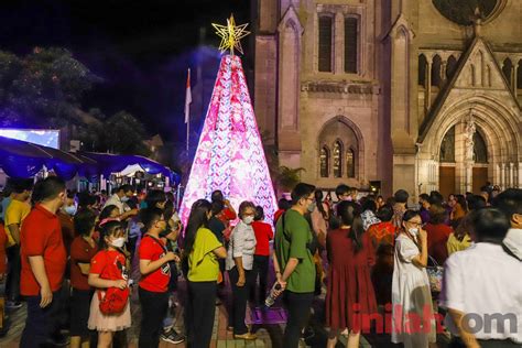 Foto Ibadah Misa Malam Natal Di Gereja Katedral Jakarta