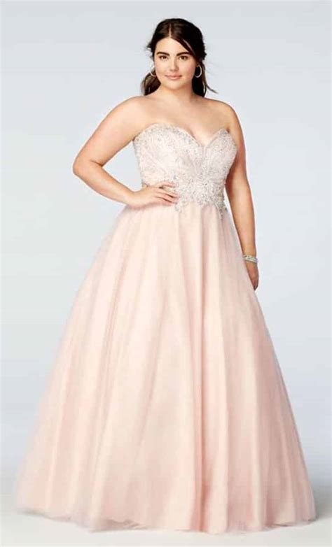 Exquisite Evening Wear For Plus Size Beauties Curvyplus