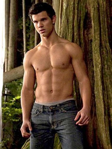 Taylor Lautner Shirtless Breaking Dawn Part 2