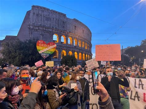 Ddl Zan Da Roma A Milano In Migliaia In Piazza Contro La Bocciatura