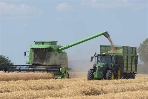 Deutz Fahr 5690 HTS Combine Harvester Unloading Winter Bar Flickr