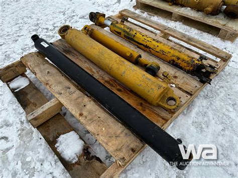 4 Hydraulic Cylinders