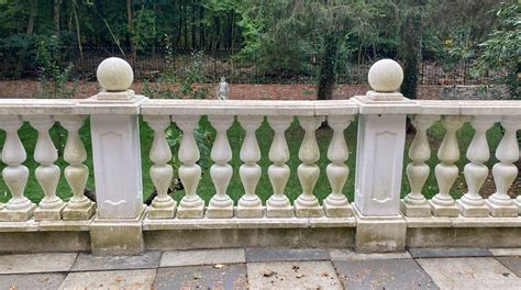 Casa Padrino baroque garden deco pillar white 33 x 33 x H. 82 cm ...