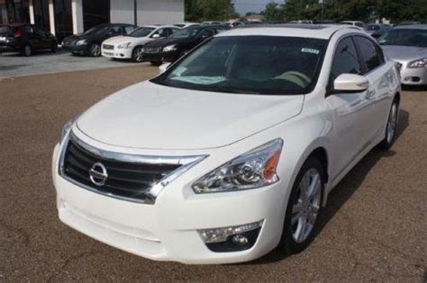 Photo Image Gallery Touchup Paint Nissan Altima In Pearl White Qab