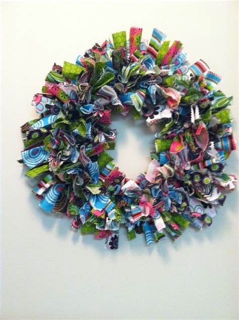 Rag wreath | Rag wreath, Crafts, Holiday decor