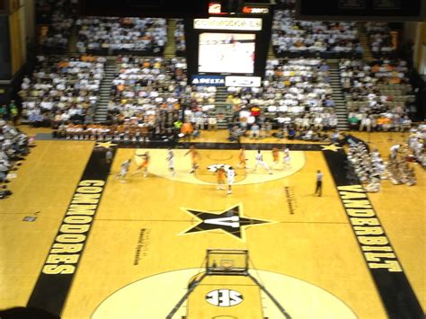 The Warrens: Vanderbilt Basketball game