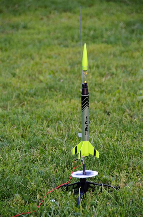 HoodedHawk » Launching Model Rockets with the kids