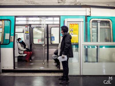 D Confinement Paris Usagers De La Ligne Saint Lazare