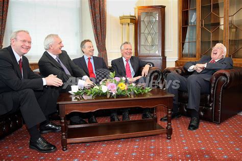 自治復活の北アイルランド、ペイズリー首相「和平実現」を祝う 英国 写真1枚 国際ニュース：afpbb News