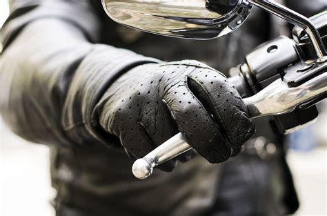 How To Brake Properly On A Motorcycle Motodeal