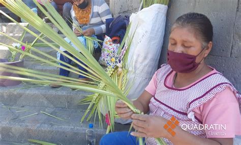 Realizan en Oaxaca artesanías de palma por Domingo de Ramos