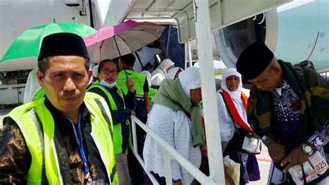 Jemaah Haji Kloter Tiba Di Tanah Air Detak Sumut