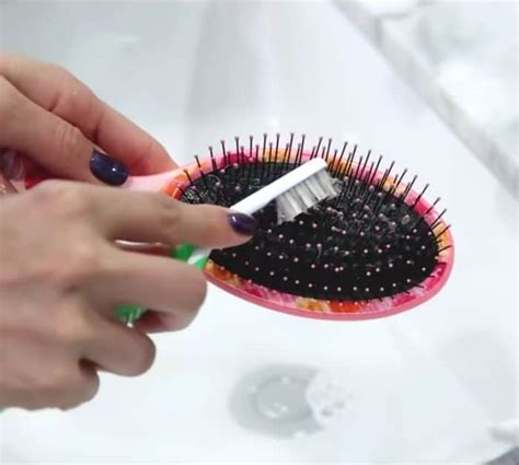 How To Clean A Dirty Hairbrush