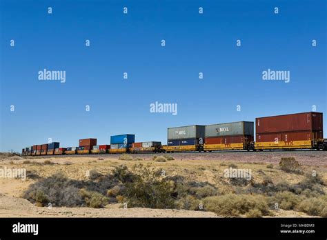 Eisenbahncontainer Stockfotos Und Bilder Kaufen Alamy