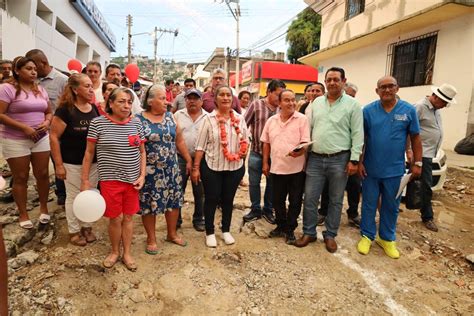 Realiza Abelina López Rodríguez La Supervisión De Muro Y Pavimentación