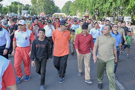 Ribuan Warga Padang Ikut Jalan Santai HUT Bhayangkara Tirasonline