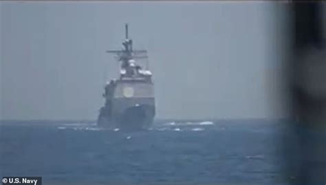 Us Warship Fires 30 Warning Shots At 13 Iranian Attack Boats Targeting