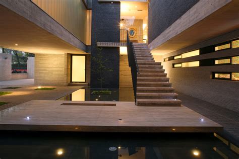 Beautiful Houses: Amazing concrete house design