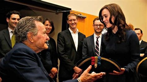 George H W Bush Pide Disculpas Por Esc Ndalo De Acoso Sexual A Actriz